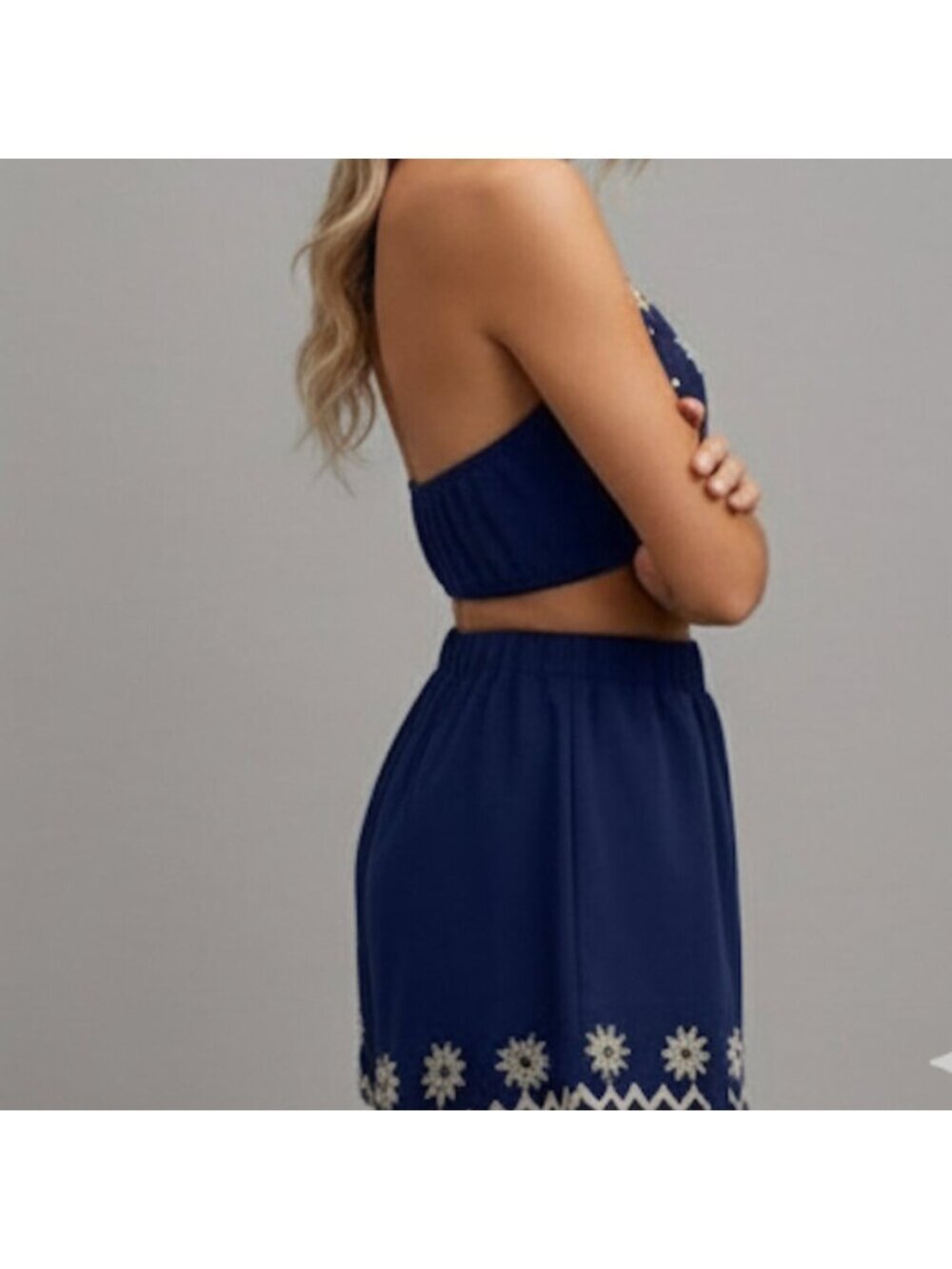 LAST ONE 🔥 Floral Embroidery Crop Tank Top And Loose Shorts Set Blue - Picture 4 of 10